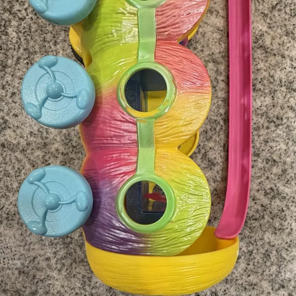 DreamWorks Trolls Poppy World Tour Ride Caterpillar/Caterbus Bus Playset Vehicle